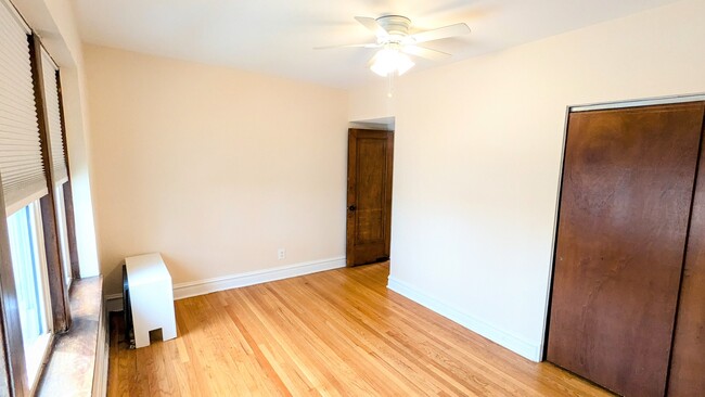 Building Photo - 3750 W Giddings St