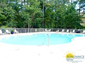 Building Photo - Quaint 2 Bedroom Condo in Miramar Beach!