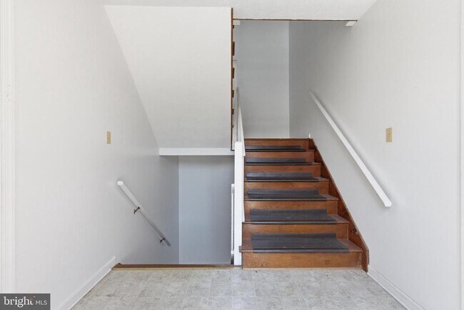 Building Photo - 830 Locust St
