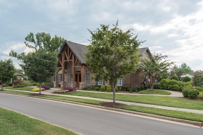 Building Photo - 1431 Riverbrook Dr