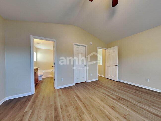 Building Photo - 116 Spring Lakes Dr