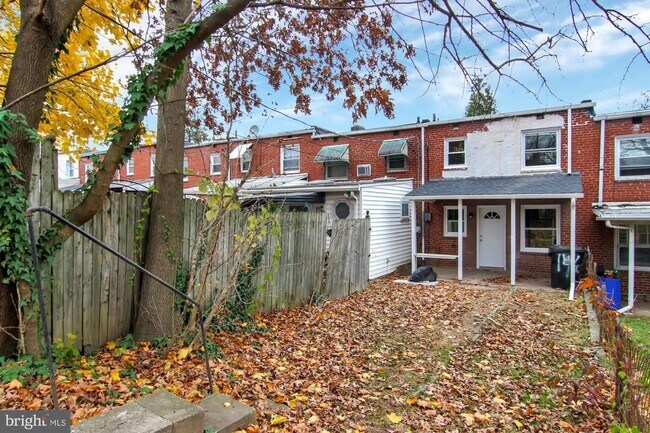Building Photo - 1466 S 13th St