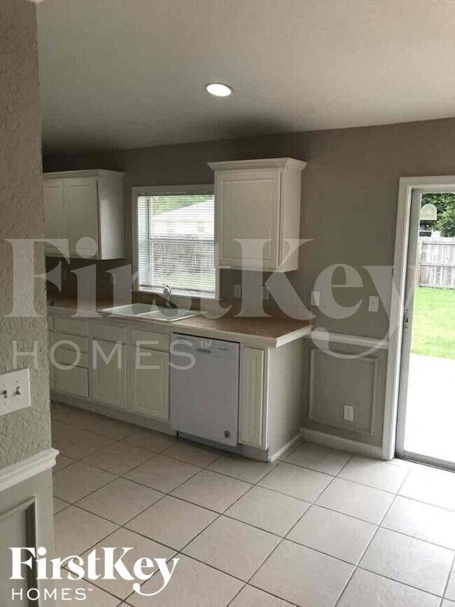 Building Photo - 1908 SW Beard St