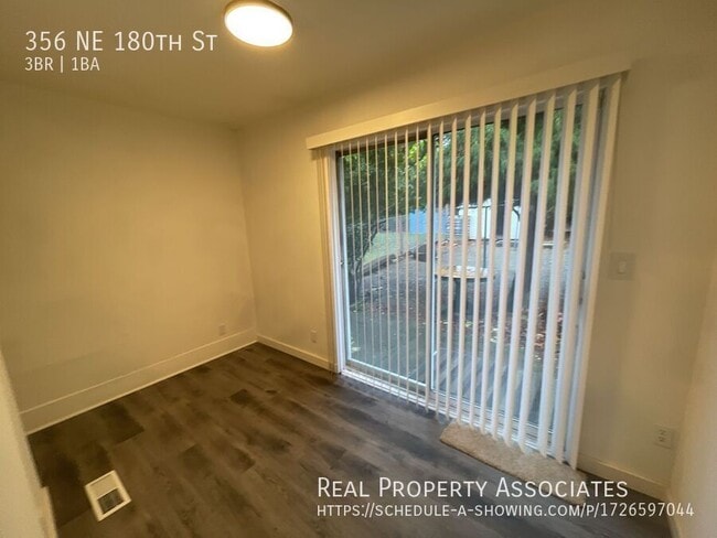 Building Photo - 356 NE 180th St