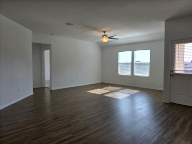 Building Photo - 109 Mountain Maple St