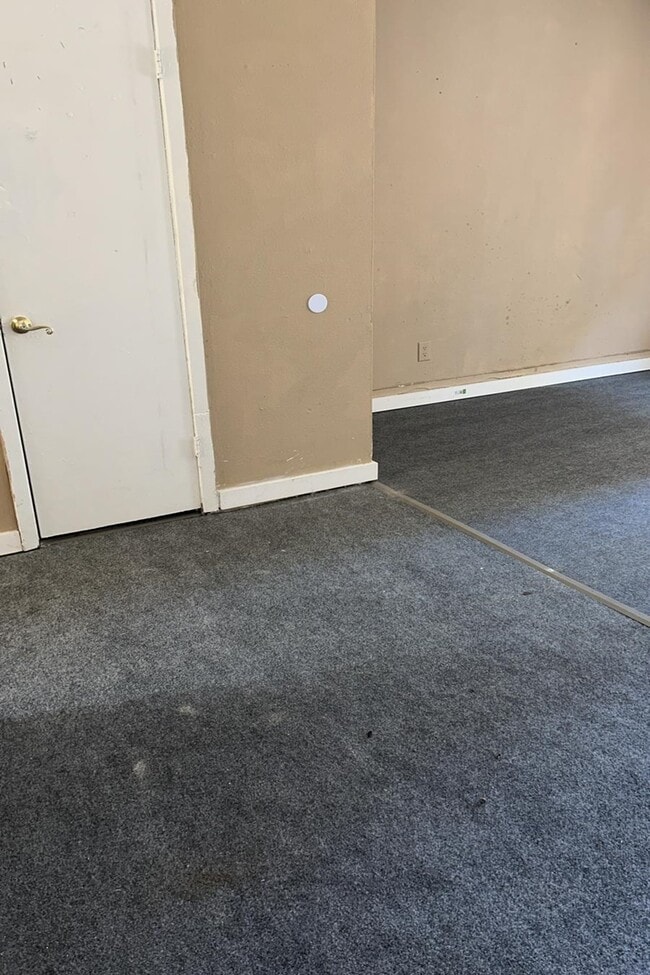 Building Photo - 2117 Giuffras Ave