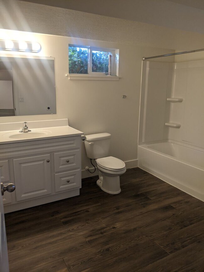 Building Photo - 2 Weeks Rent Free – Spacious 3 Bed / 2 Bath Ogden Home with Finished Basement