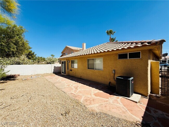 Building Photo - 9016 Dolente Ave