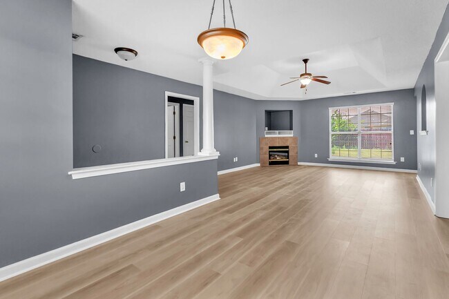 Building Photo - ** 3 Bed 2 Bath located in Cotton Lakes ** Call 334-366-9198 to schedule a self tour