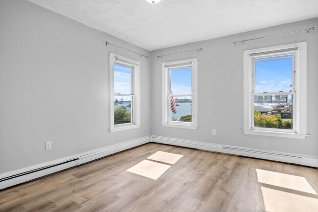 Building Photo - 300 Marginal St