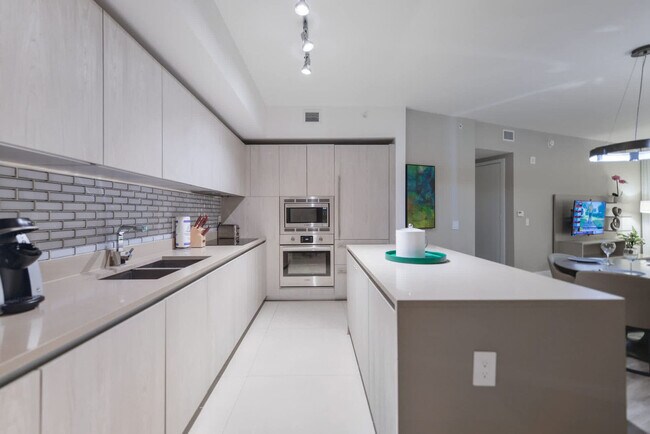 Building Photo - 4111 S Ocean Dr