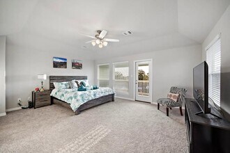 Building Photo - 714 Lee St