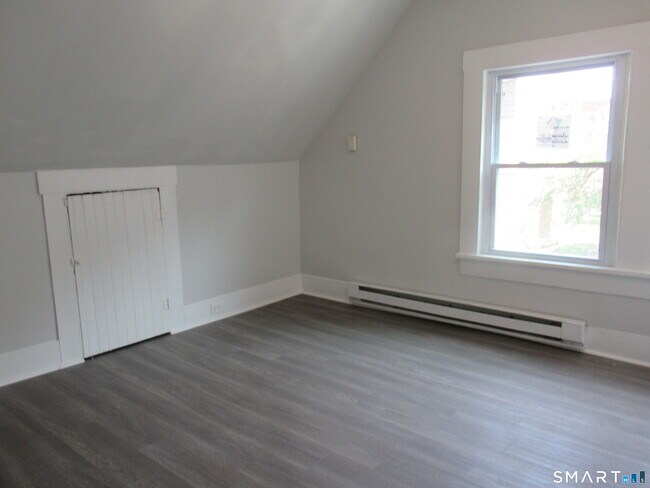Building Photo - 81 Jetland St