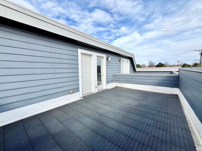 Building Photo - 4411 E Jewell Ave