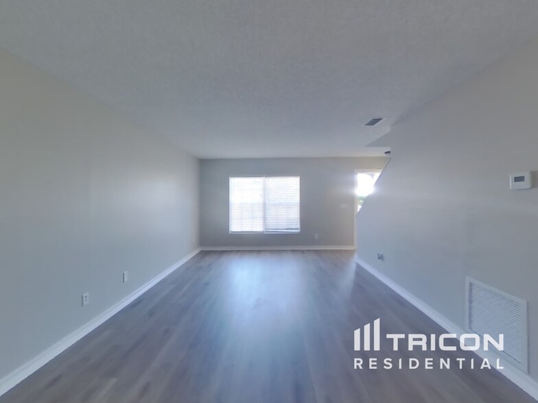 Building Photo - 3119 Sandspur Dr