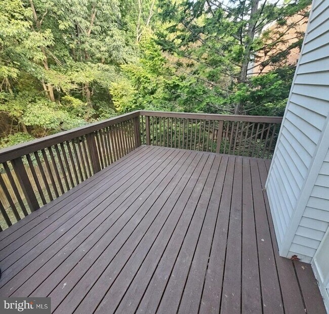 Building Photo - 1353 Templeton Pl