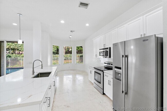 Building Photo - 2013 Harbor View Cir