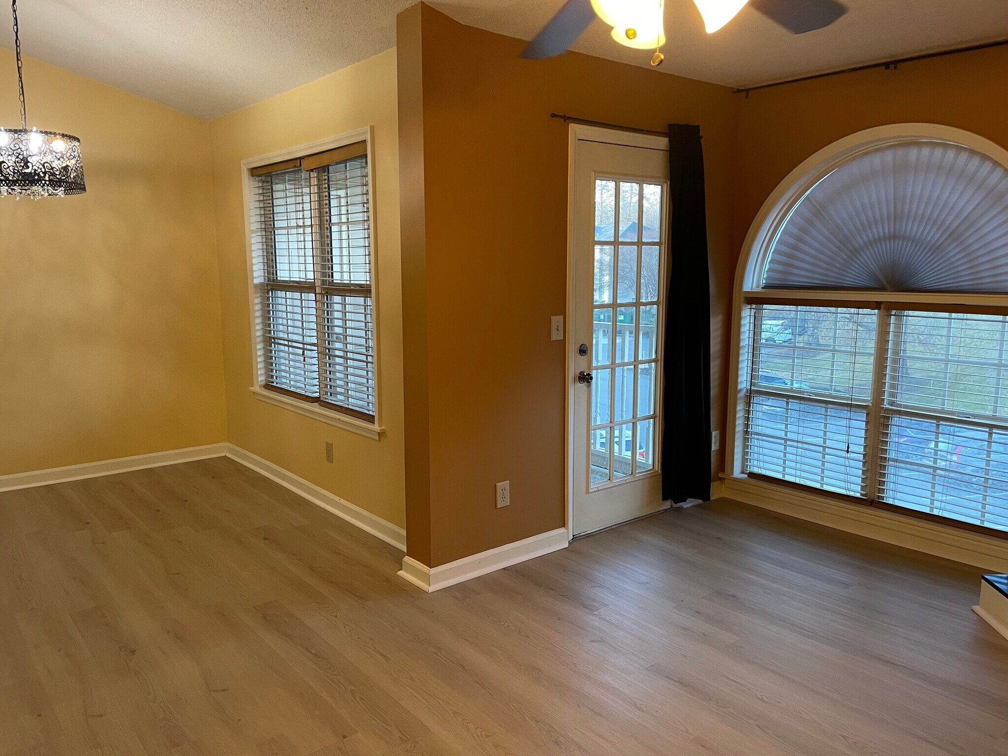 Building Photo - 6704 W Friendly Ave