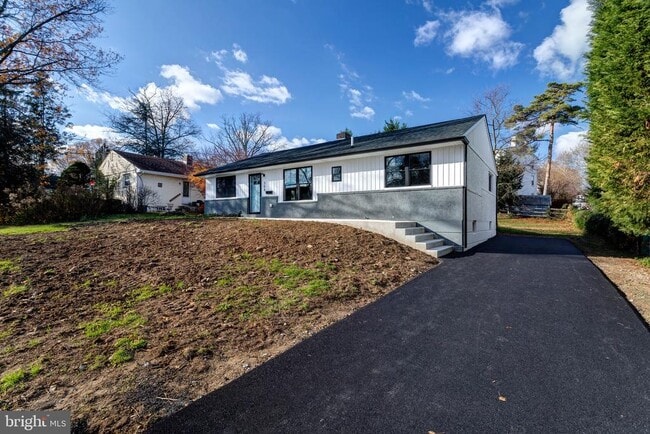 Building Photo - 308 Lenox Rd