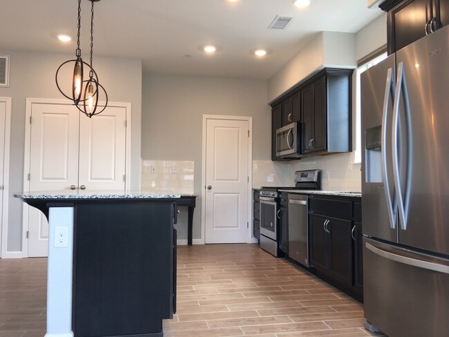 Building Photo - NW Reno Luxury End Unit Townhouse - On the...