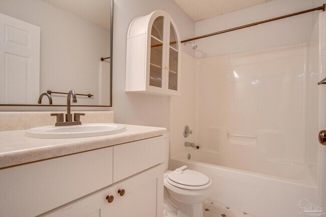 Building Photo - 2136 Ainsdale Ct