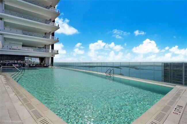 Building Photo - 300 Biscayne Blvd Way