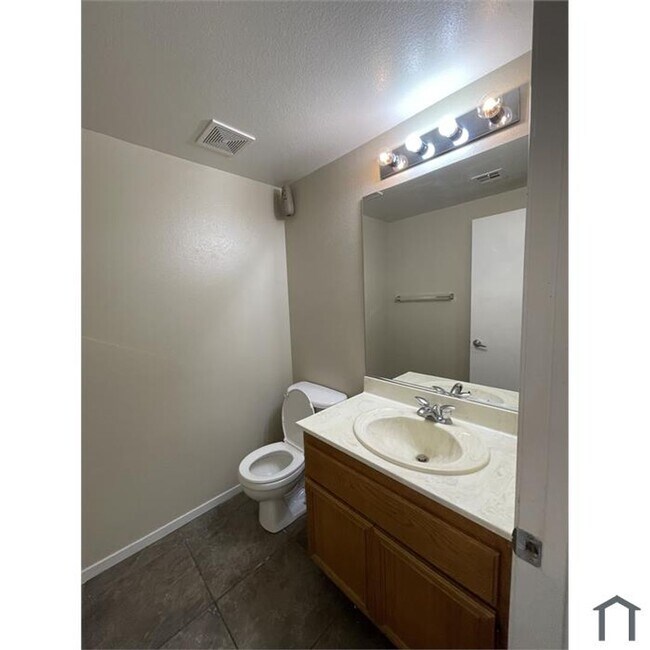 Building Photo - 2 Story Home with Gorgeous Tile Floors Downstairs