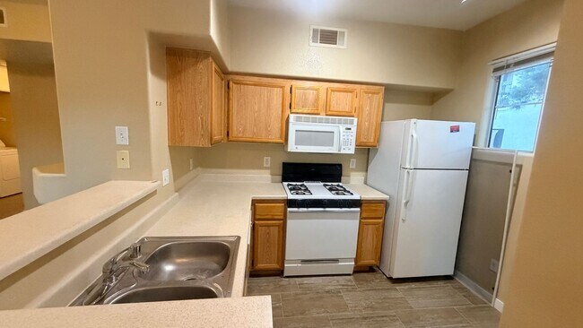 Building Photo - 9050 W Warm Springs Rd
