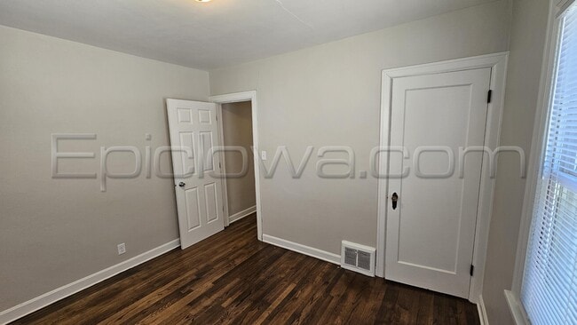 Building Photo - 436 36th St NE