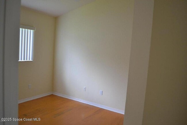 Building Photo - 2542 Ventura Cir