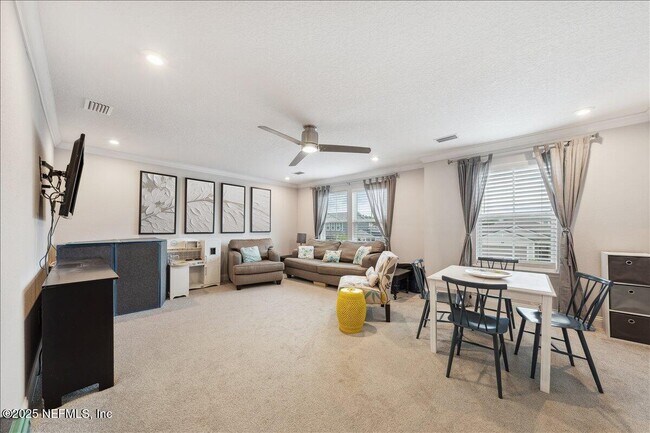 Building Photo - 552 Meadow Creek Dr