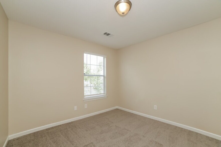 Building Photo - 1467 Waterton Trail