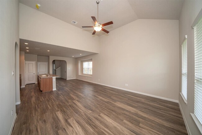Building Photo - 9514 Yellow Rose Dr