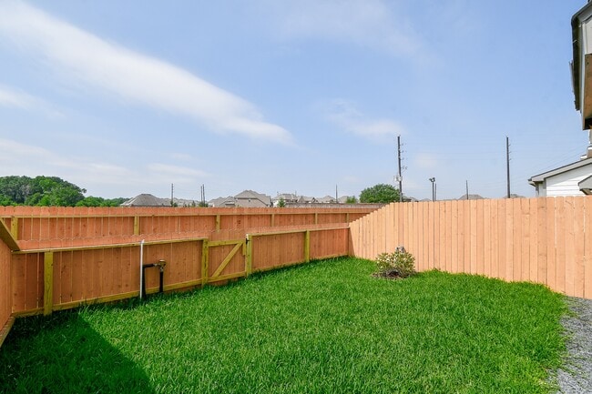 Building Photo - 27927 Western Crk Ct