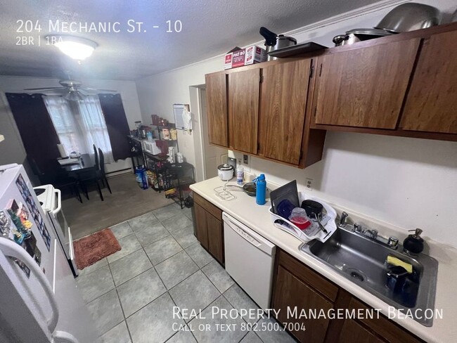 Building Photo - Lebanon 2BR 1BR $1750 plus utilities