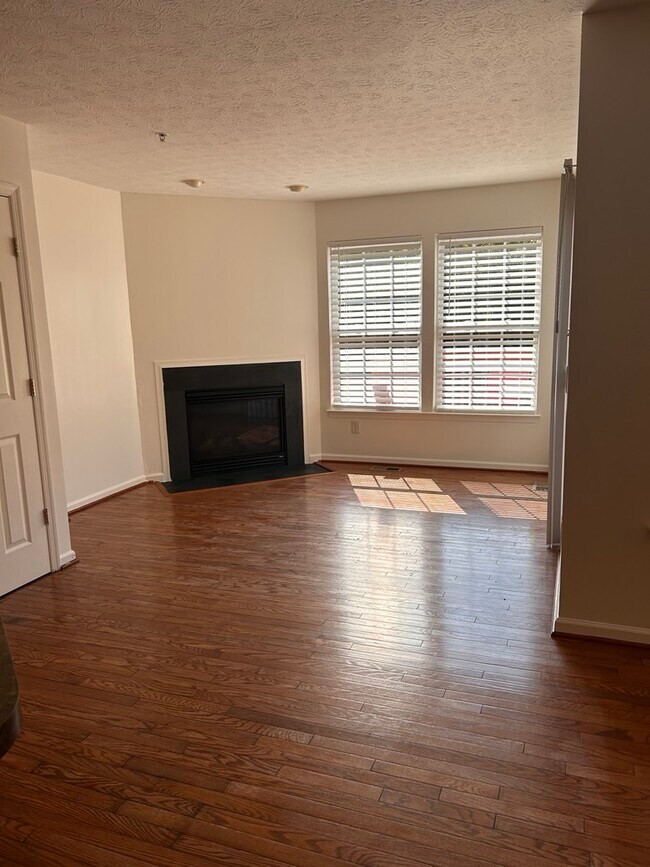 Building Photo - 306 Kestrel Dr
