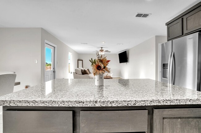 Building Photo - 5112 Anacahuita Dr