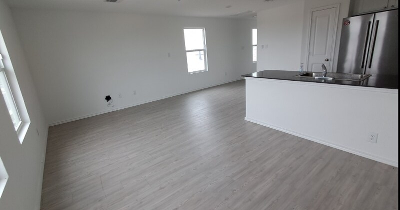 Building Photo - 3819 Millbrook Wy