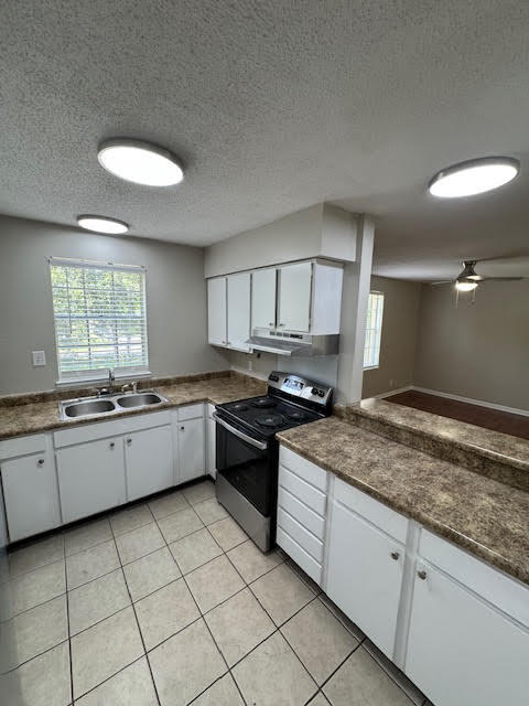 kitchen - 3310 Washington Ave