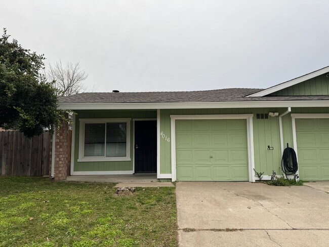 Building Photo - 4014-4016 Tresler Avenue