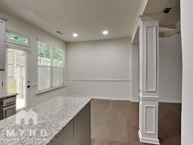 Building Photo - 4445 Newfangle Rd