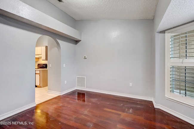 Building Photo - 13002 Viburnum Dr S