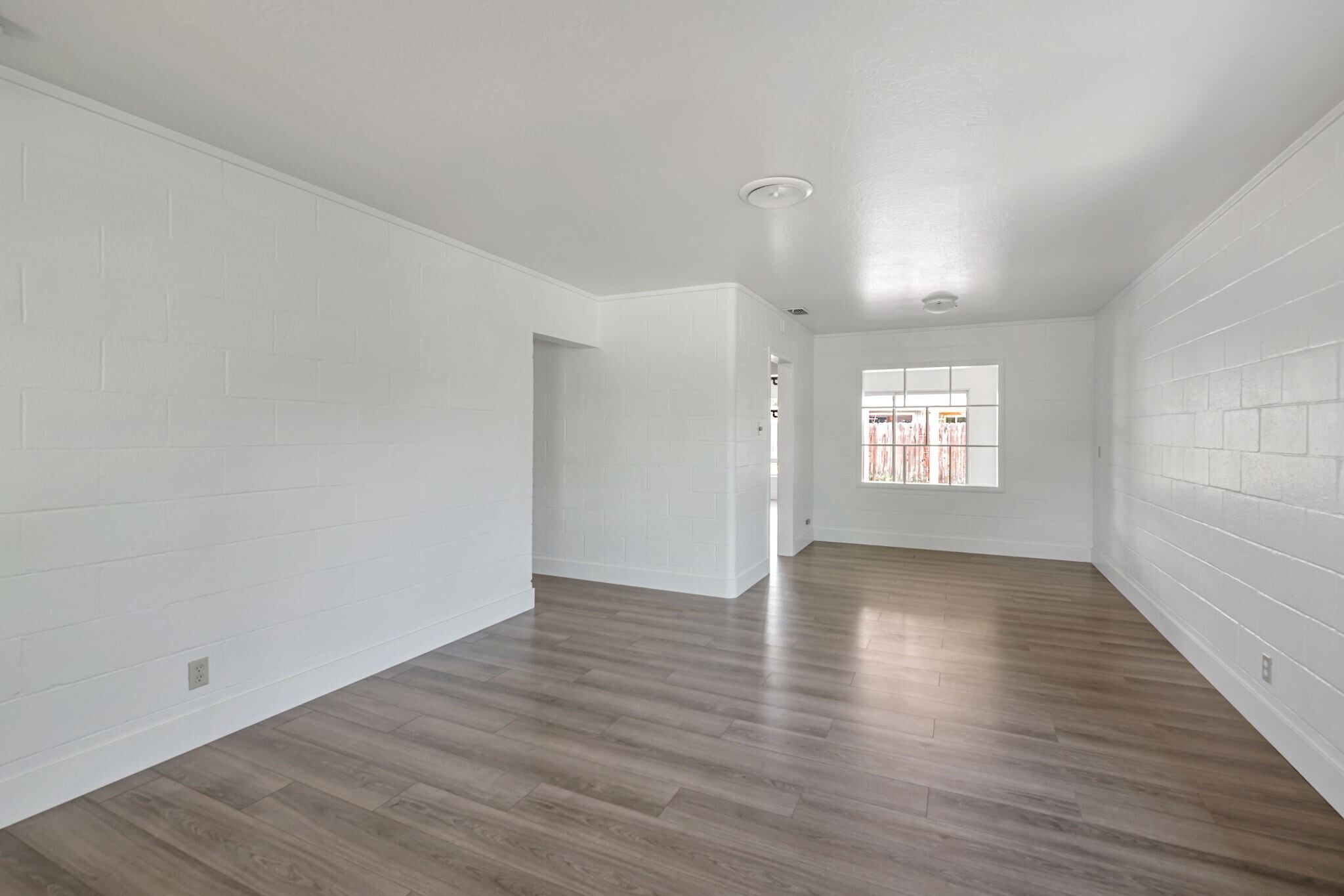 Building Photo - 5400 Valletta Way