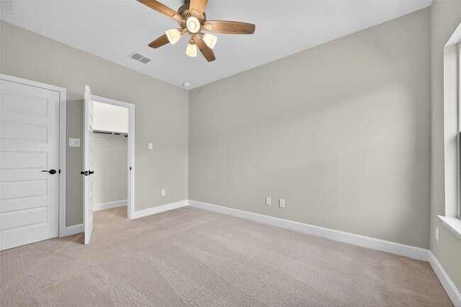 Building Photo - 161 Ginger Garlic Lp
