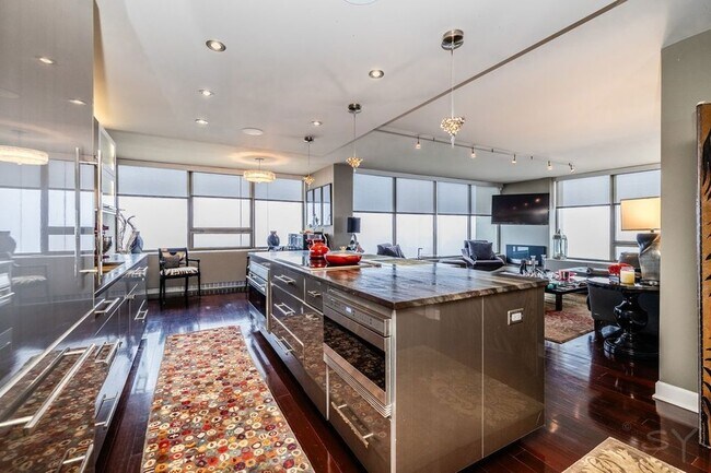 Building Photo - 2800 N Lake Shore Dr