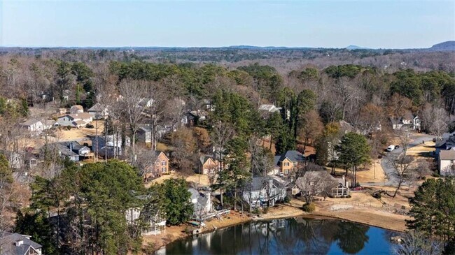 Building Photo - 151 Lakeside Dr NW