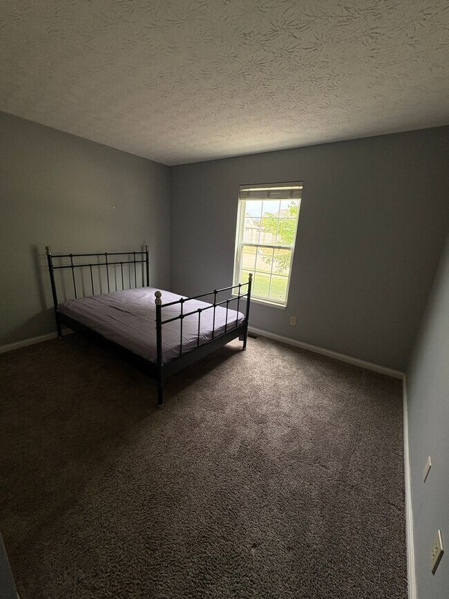 Building Photo - 3 Bd 2 Ba with 2 car garage in West Lafayette
