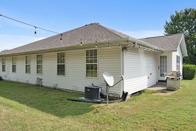 Building Photo - 113 Bailey Cir