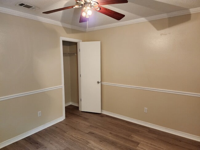 Building Photo - 5729 Bronco Pl