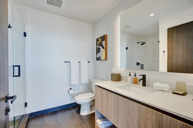 Building Photo - 398 NE 5th St